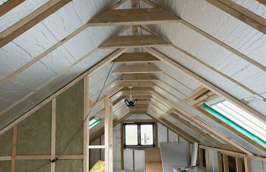 Dachbodentreppe - Führt sicher in das Dachgeschoss - Tipp zum Bau