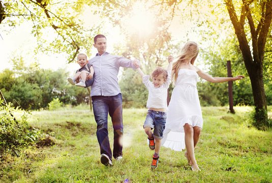 Haus-Familie-Garten-Serie-11-1