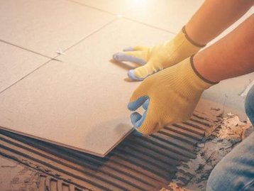 hausbau-haus-bauen-eigenleistung-handwerker-fliesen-02