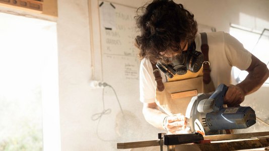 handwerk-menschen-haus-werkstatt-hobby-holz-03